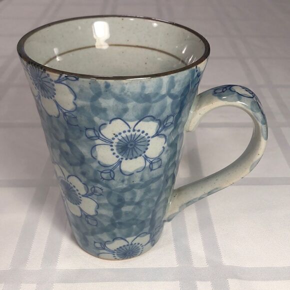 Coffee mug, Blue floral with flaw Used - Picture 1 of 9